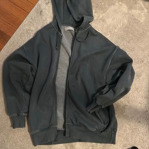 Aritzia zip up hoodie